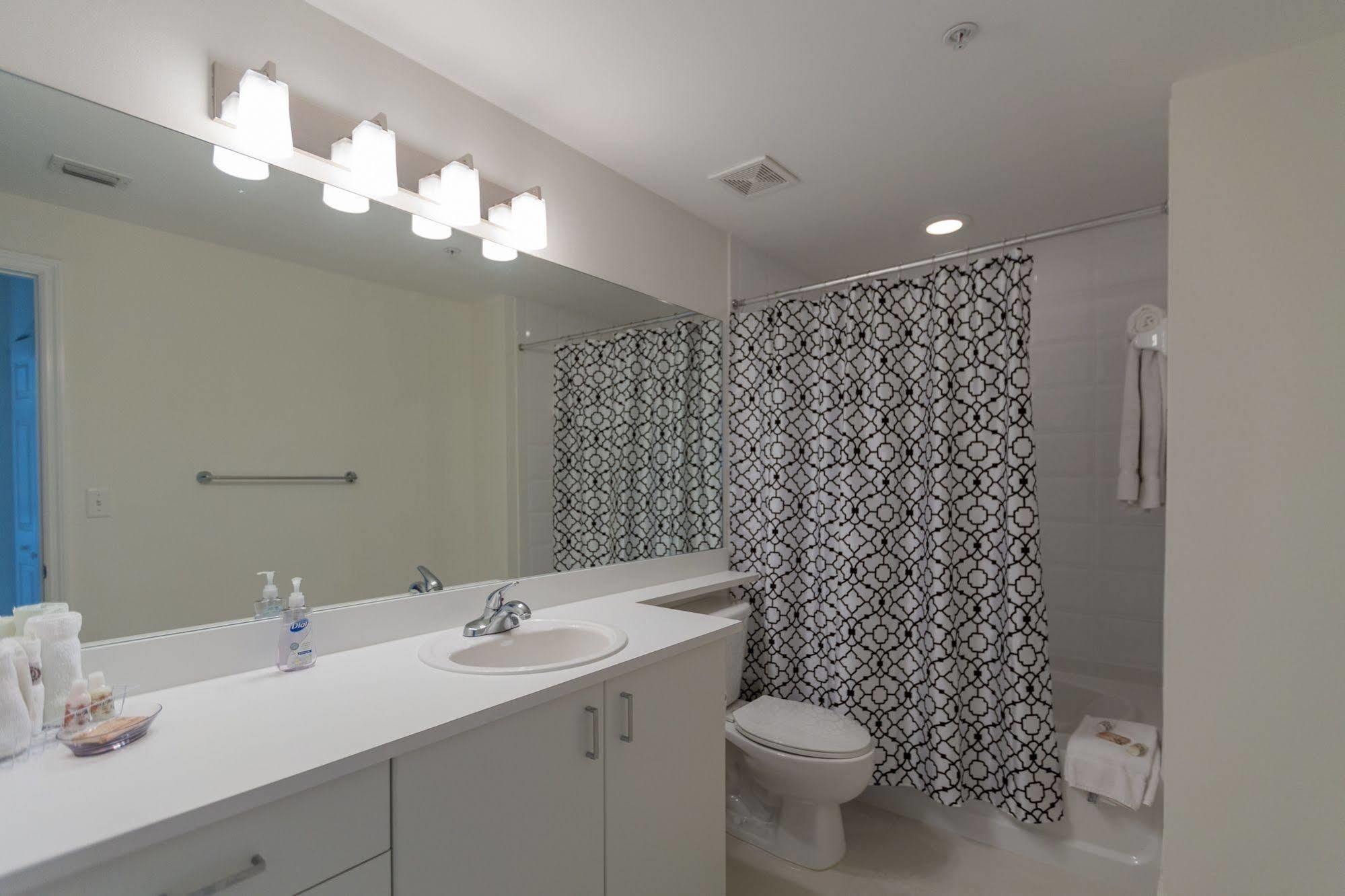 Pelicanstay In Coconut Grove Miami Коръл Гейбълс Екстериор снимка